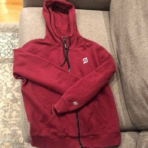 Men’s Peloton sweater.  Good used condition.